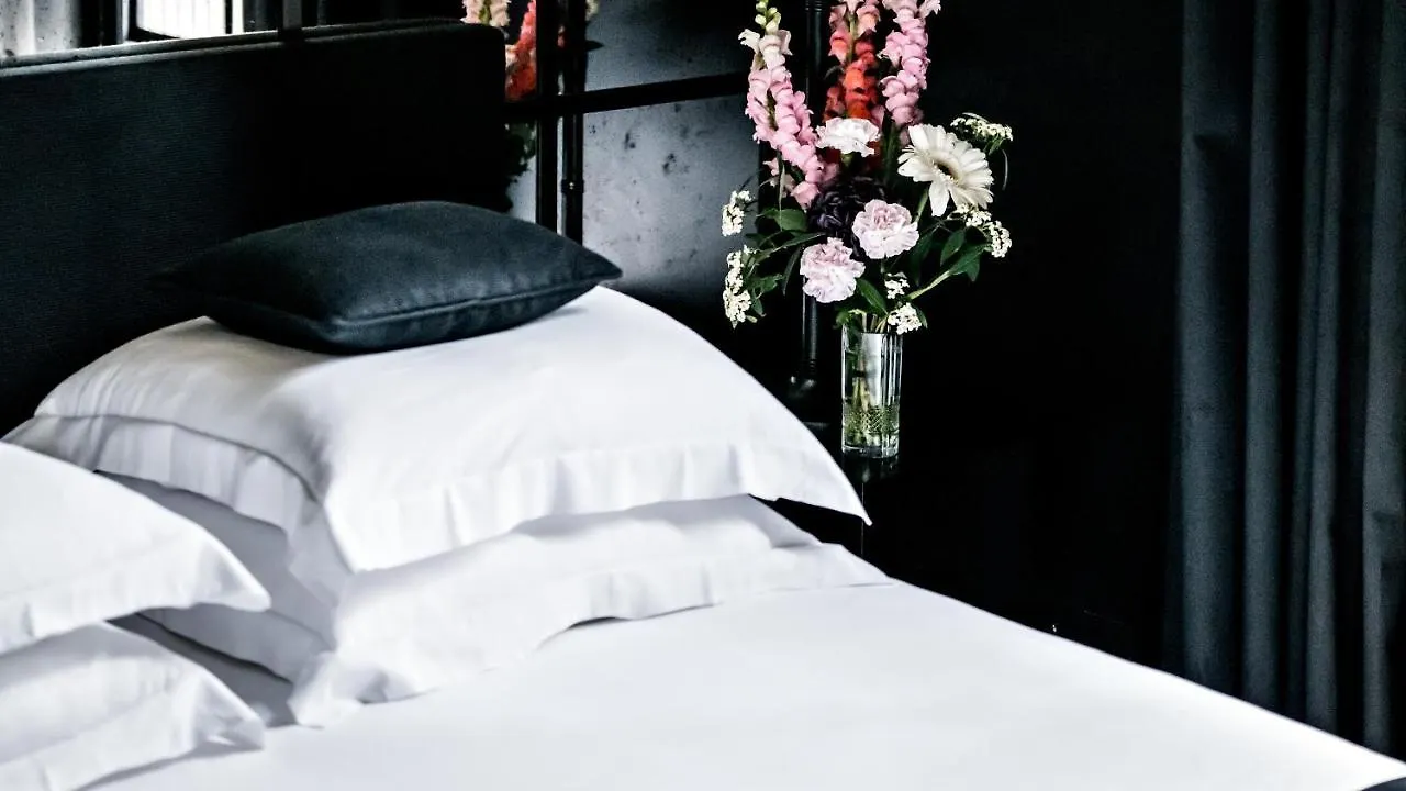Hotel Monsieur George & - Champs-elysees