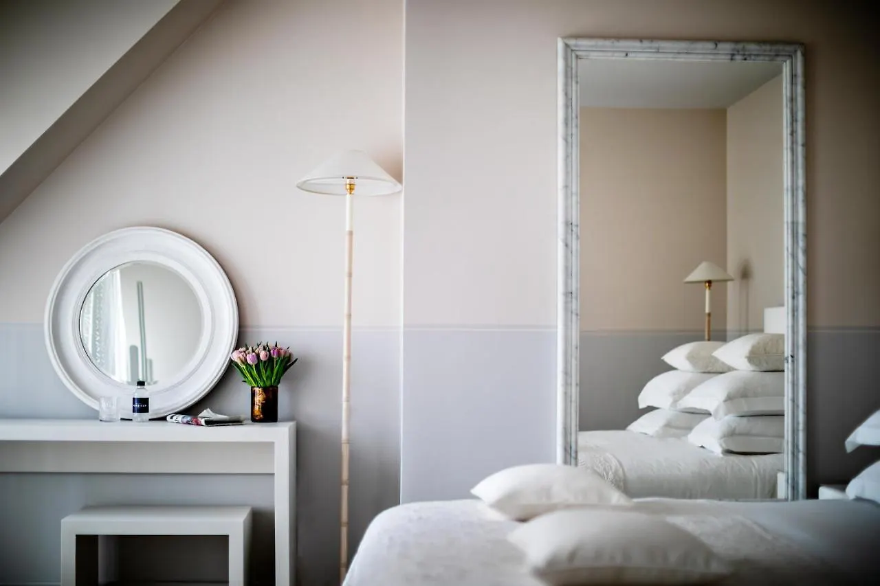 Monsieur George & - Champs-elysees 5*